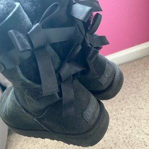 bailey bow black ugg boots